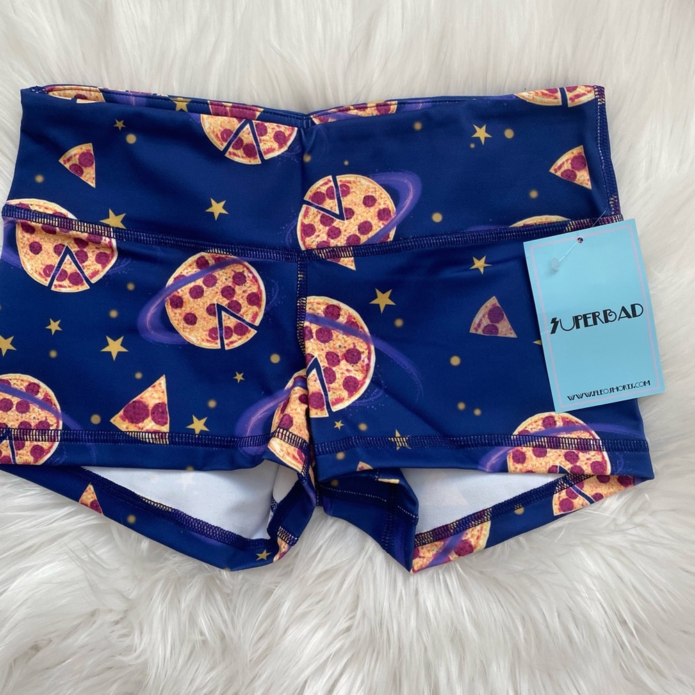 NWT Fleo Shorts Small